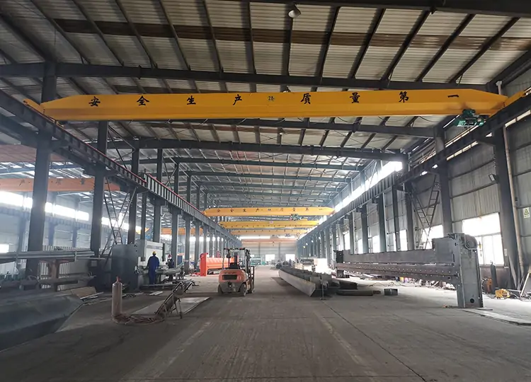Взрывозащищенный однобалочный мостовой кран LB