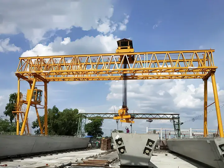 Двухбалочный козловой кран 100 тонн