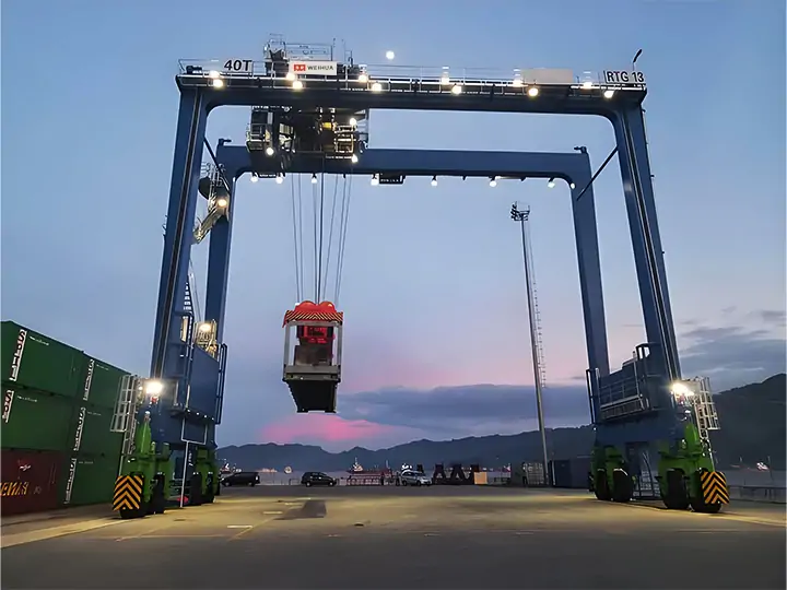 RTG козловой кран на пневмоходу